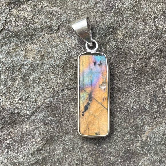 Labradorite Silver Pendant - Picture 7 of 7